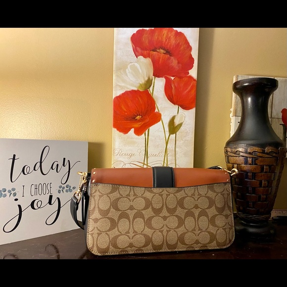 Coach Georgie Handbag - Picture 5 of 15